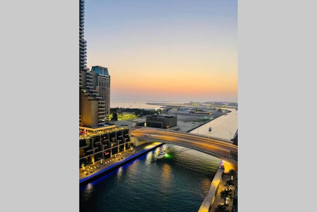 Cayan Tower Luxury Apartment With Sea View Dubai Exterior foto